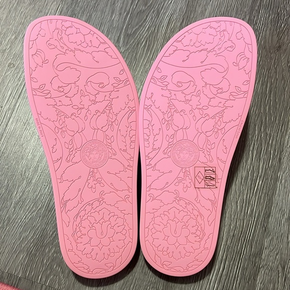 Versace pool slides - Picture 3 of 4